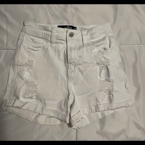 Hollister curvy high-rise shorts 3”